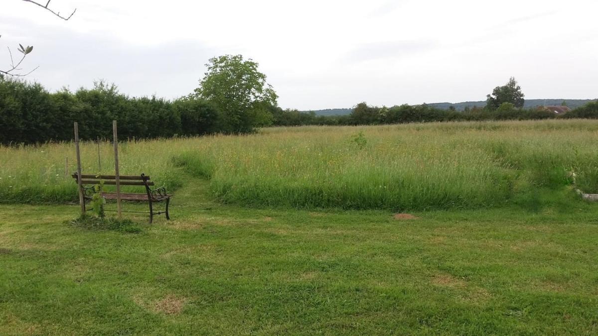 Chalet Bois Pleine Campagne A Pontigny Εξωτερικό φωτογραφία